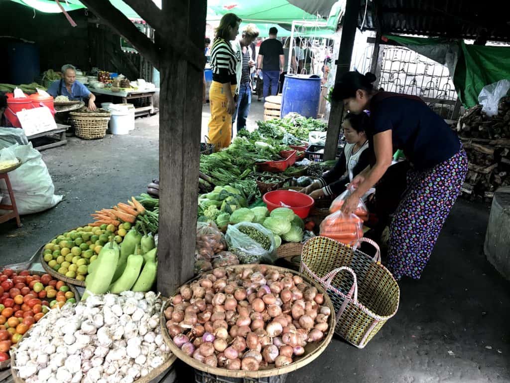 he Market and its colorful fruits and veg